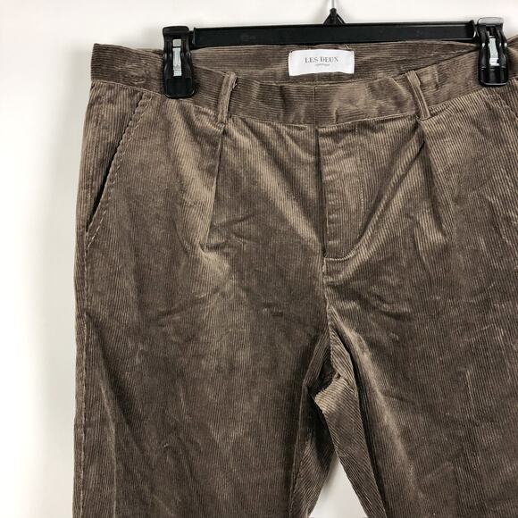 Les Deux Mens Parker Corduroy Pants 34 x 30 Brown Straight Mid Rise Pleated NWOT - Picture 3 of 8